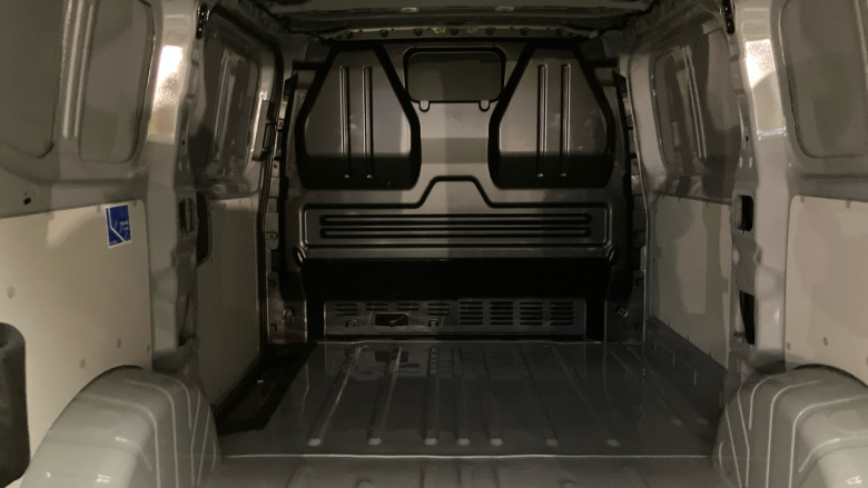 Volkswagen Transporter T32 Swb Electric 160kW 65kWh Commerce Pro Van Auto